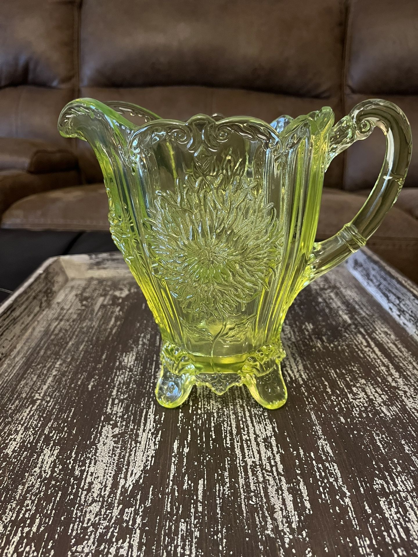 Vintage Mosser Glass Co Uranium Vaseline Dahlia Sunflower Pitcher
