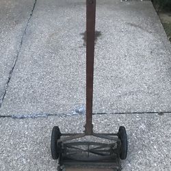 Antique!  1933 FULTON DEFIANCE Manual Ball Bearing Push Mower *** MAKE OFFER ***