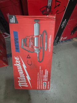 Milwaukee M12 Cordless Grease Gun Tool Only