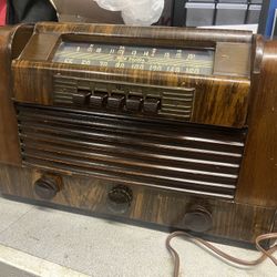 RCA Tube Radio Model 28X5