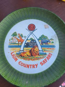 Rare platter Lion County Safari