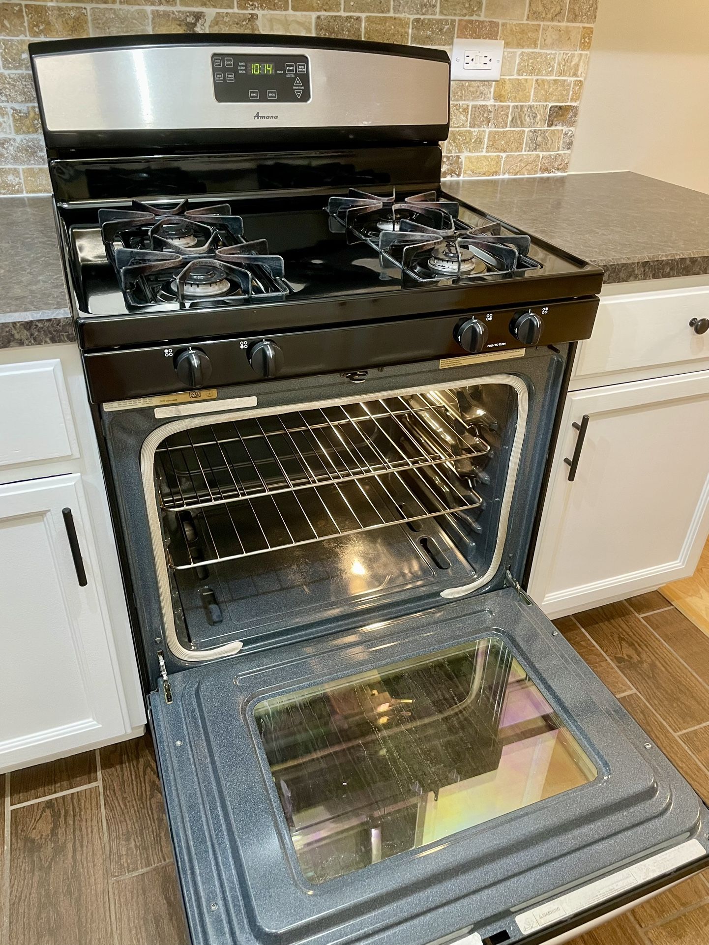 Amana AGR5630BDS 30 Inch Freestanding Gas Range Stove/Oven, 5.0 cu. ft., Self Cleaning