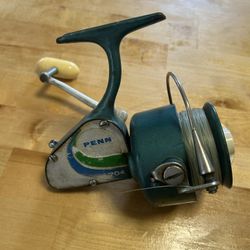 Penn Fishing Reel - Vintage! 