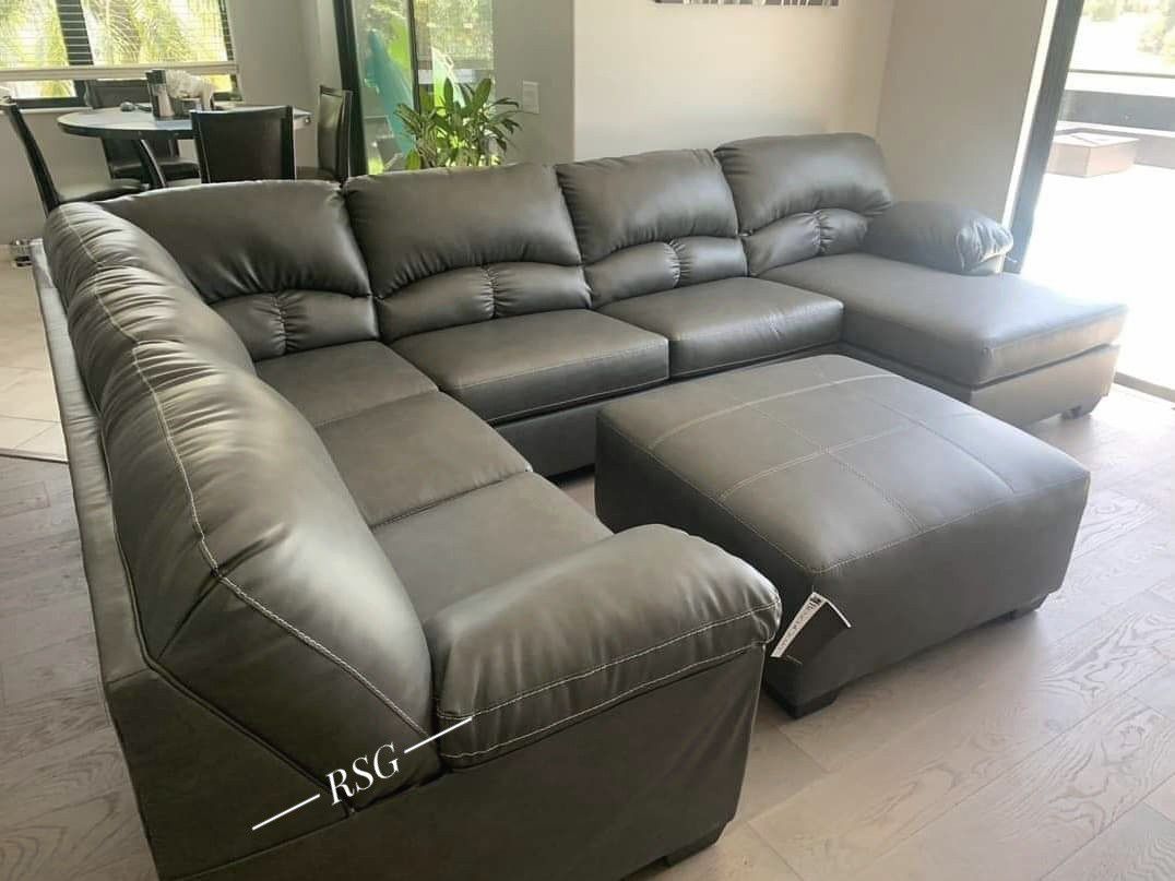 Black Sectional Couch With Chaise Set 🔥$39 Down Payment with Financing 🔥 90 Days same as cash