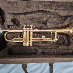 CONN-SELMER PRELUDE TR711 TRUMPET WITH PADDED CASE