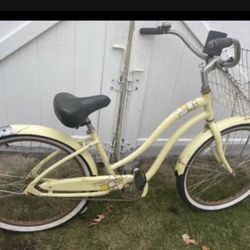 🚲 Trek Classic Beach Cruiser – Summer Is Coming! ☀️  Enjoy the ride this summer with this Trek Classic Beach Bike — built for comfort and relaxed cru