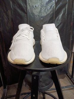 Men's Adidas Swift Run Lace - Up Knit Running Shoes Cloud White / Gum F35206 M11.5. Size 8 1/2.