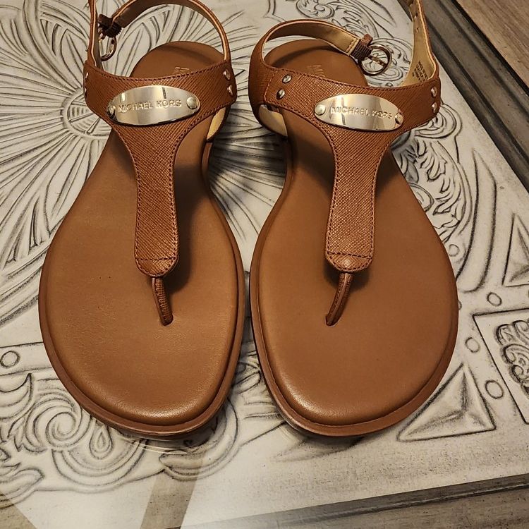 Sandals (Never Worn) for Sale in Louisville, KY - OfferUp