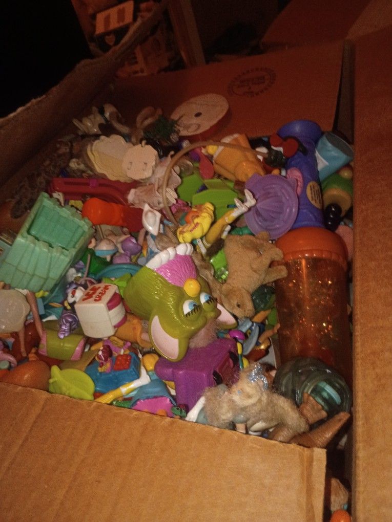 Ventions Dolls & Old School Toys