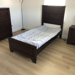 Bedroom Set-Twin