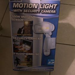Motion Light With Security Camera 