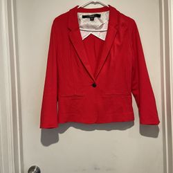 New Women’s Light Coat Size Medium 