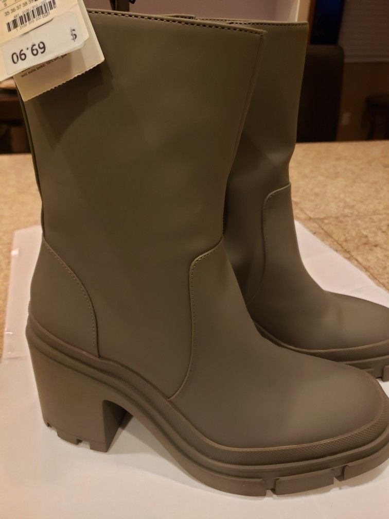 Zara rubberized women Boots