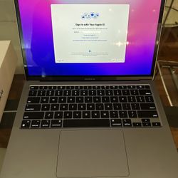13 Inch MacBook Air M1 Chip / 8GB Ram /256gb SSD