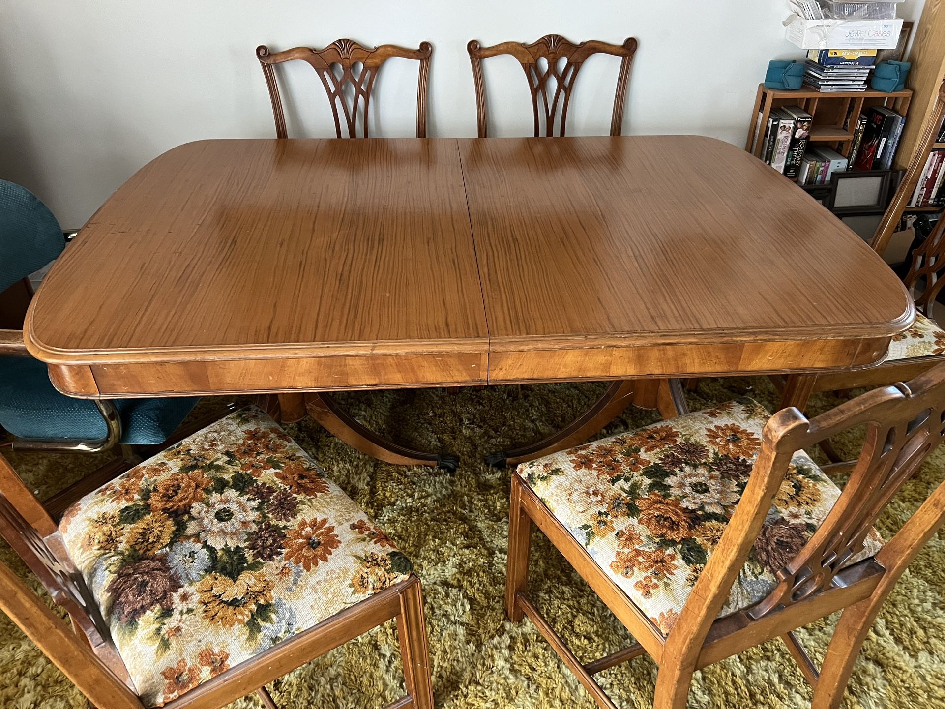 Antique Dining Room Table And 6 Chairs