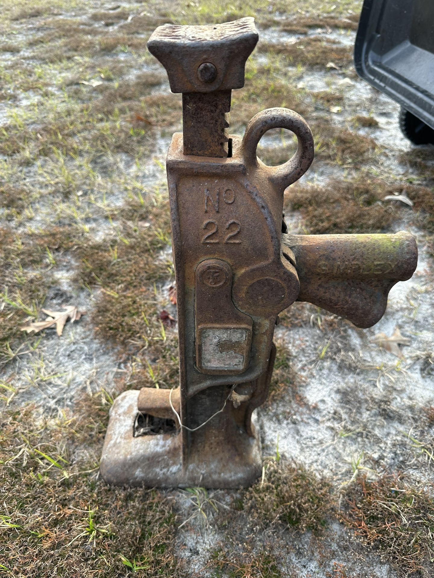 Heavy duty railroad Jack