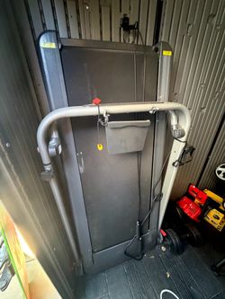 Folding Treadmill with Handlebars
