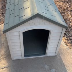 Suncast Doghouse