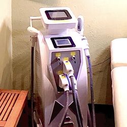 Tattoo removal machine