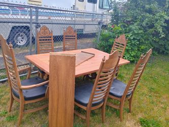 Extending table and chairs full set