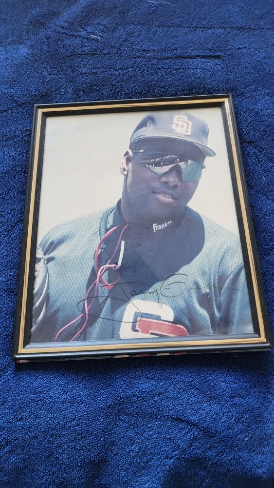Tony Gwynn Autographed 8by10 With COA