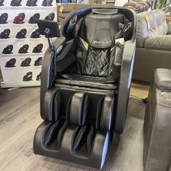 FPL-EC1270C-BLACK Massage Chair