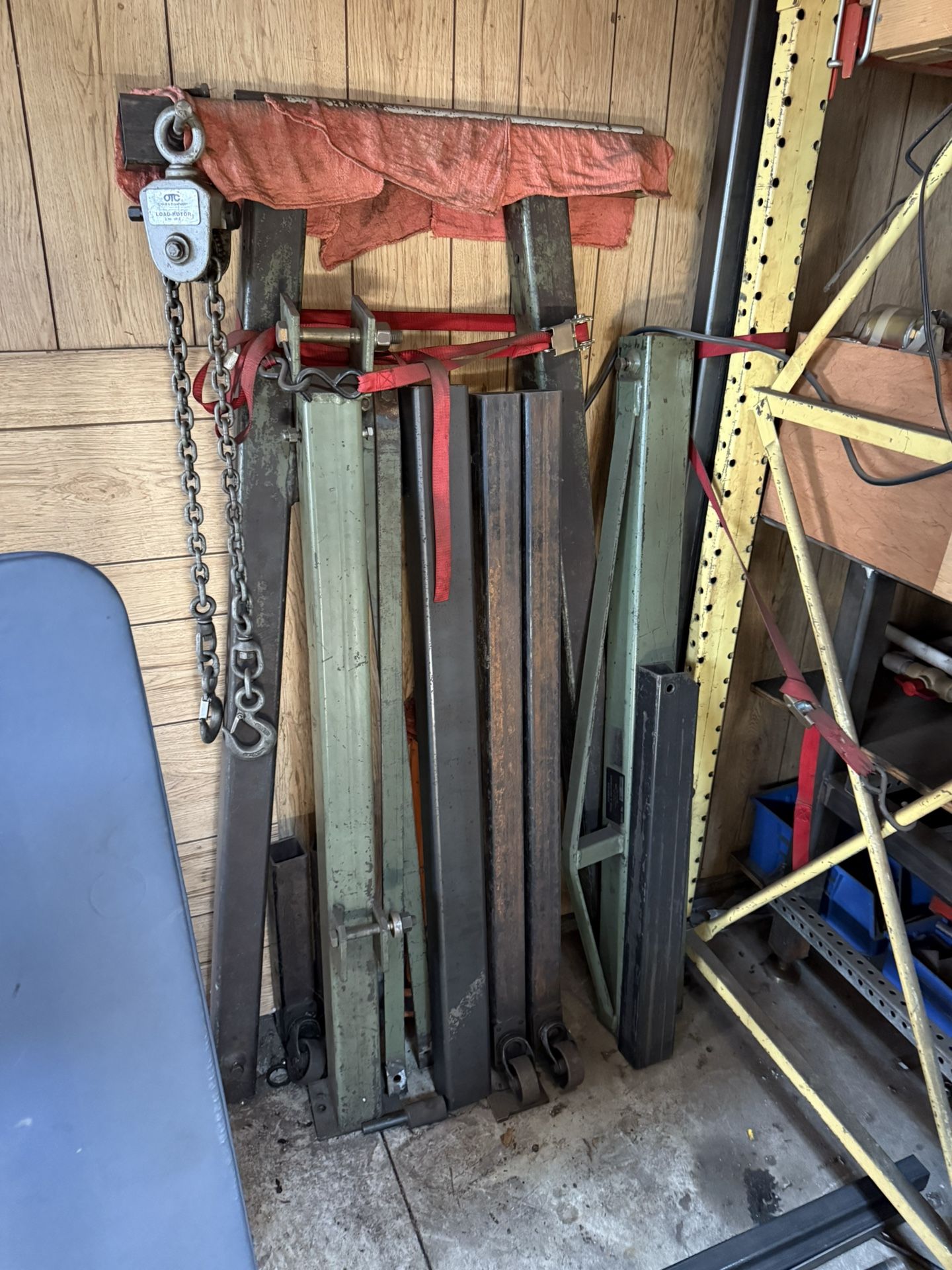 HEAVY DUTY ENGINE HOIST WITH OWATONNA OTC LOAD ROTOR # 1805. $250.00 OR BEST OFFER. LOCAL PICKUP ONLY.