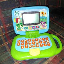 LeapFrog Scout 2-in-1 LeapTop Touch Green and blue play laptop 