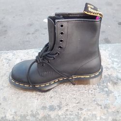 Dr Marten Boots
