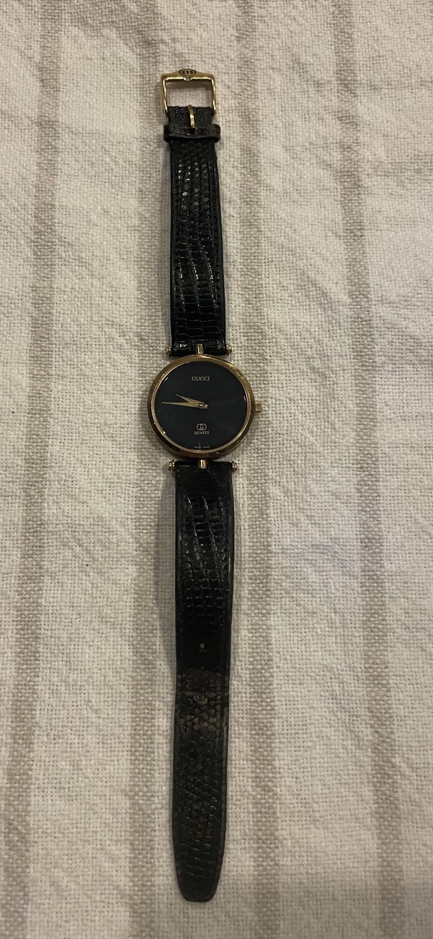 90s Unisex Gucci watch