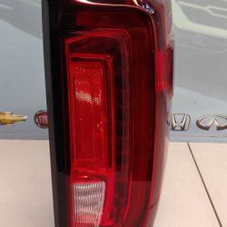 2020-2023 GMC SIERRA 3500 HD RIGHT LED TAIL LIGHT 