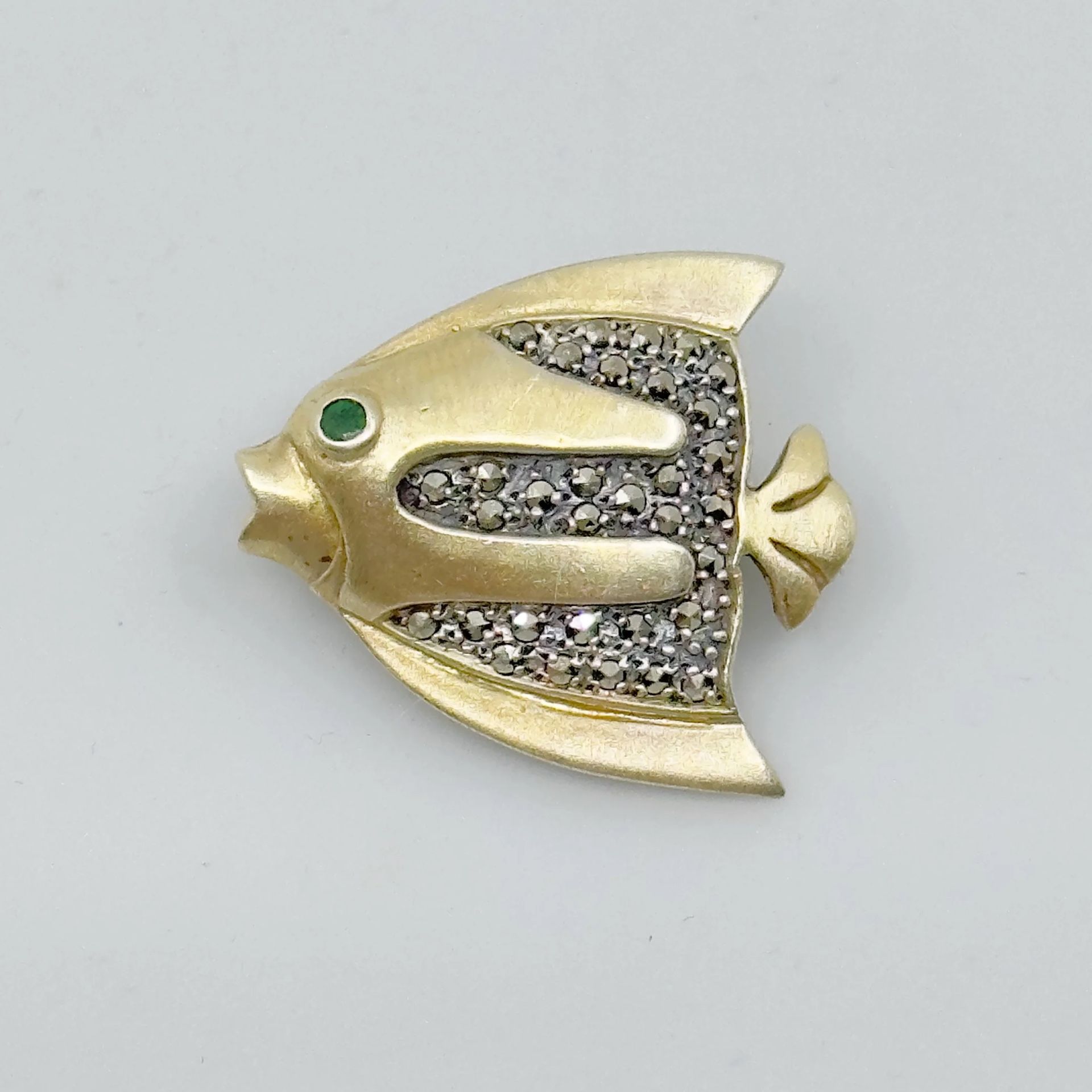Gold vermeil sterling silver emerald marcasite fish brooch - GM2