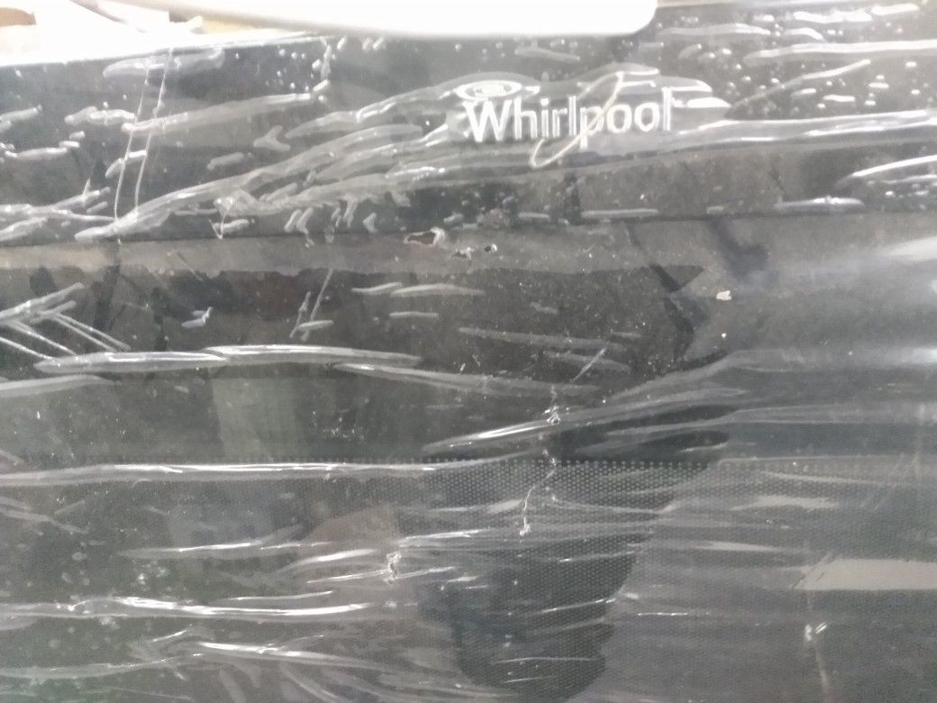 Whirlpool Microwave Vent Combo 1.7 Cubic Foot for Sale in Gainesville