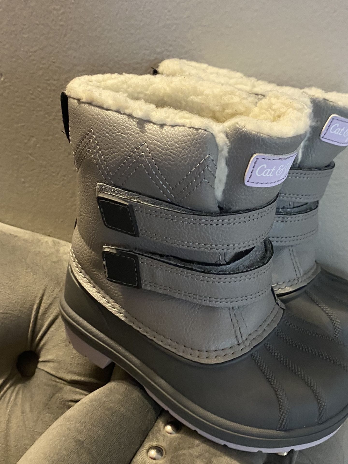 Girls Snow ⛄️ Boots Size 9 $35