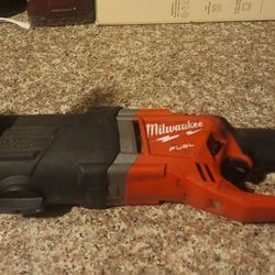 Milwaukee

M18 FUEL 18V Lithium-Ion Brushless Cordless SUPER HAWG 7/16 in. Right Angle Drill (Tool-Only)