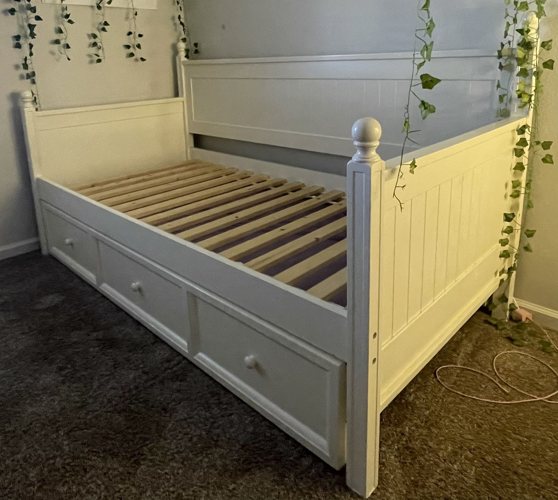 Daybed With Trundle