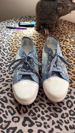 Blue Patterned Canvas Sneakers super cute Size 9 women’s