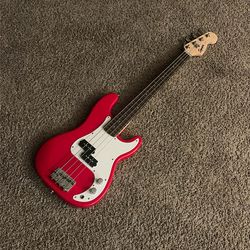 Mini Squier Precision Bass
