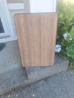 Picnic table