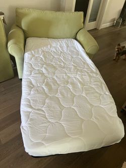 Love seat/hideaway bed
