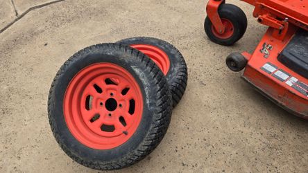 Kubota Zero turn Mower rear tire and rim Assy