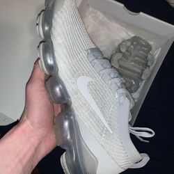 Vapormax Fly knit 3 Size 11
