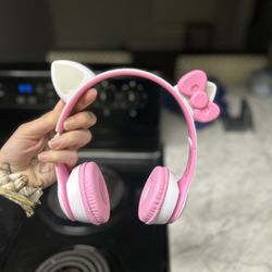 Hello Kitty Headphones 
