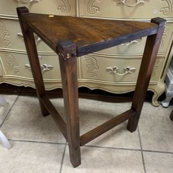 Corner Table 