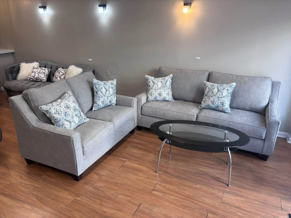 🔥 BRAND NEW SOFA & LOVESEAT – $699🔥
