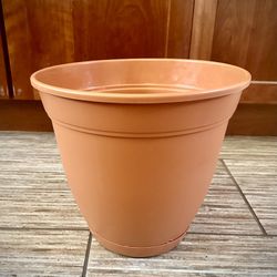 Terracotta-Style Plastic Planter with Saucer — 12”