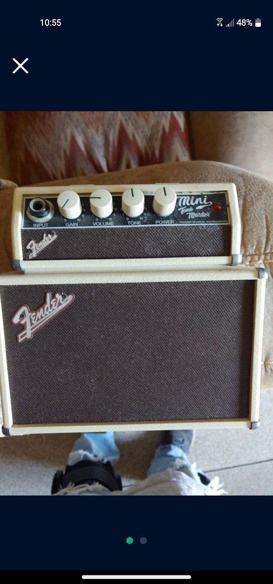 Fender Mini Tone-Master Miniature Amp battery power nice little amps