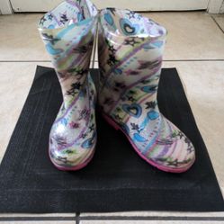 Bonitas Botas size 1 para Niñas para.Nieve y Agua excelente Condición 