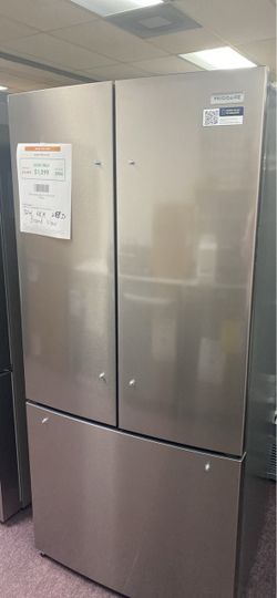 Frigidaire 17.6 cu ft French Door Refrigerator counter depth