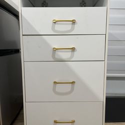 Small Make-up Vanity